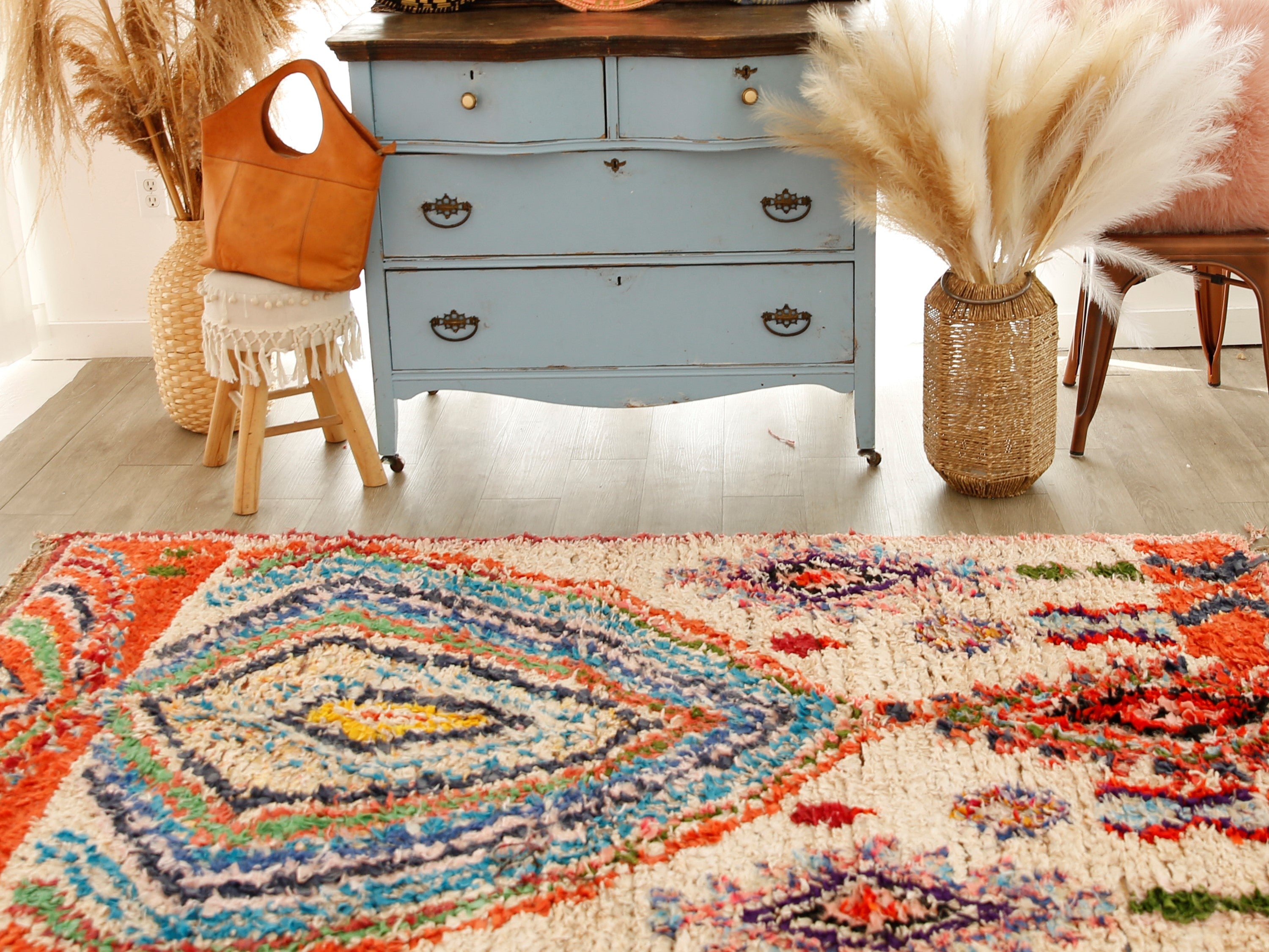3 Tips to find the perfect rug for your living room.