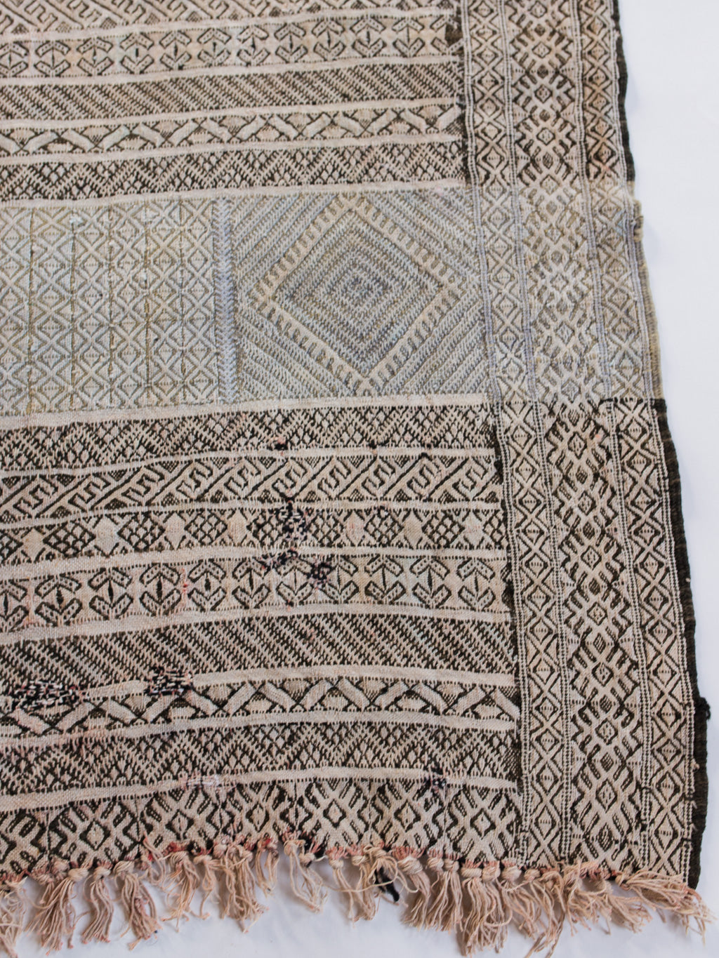 The Coringa Rug Cora Rug – Loom & Field