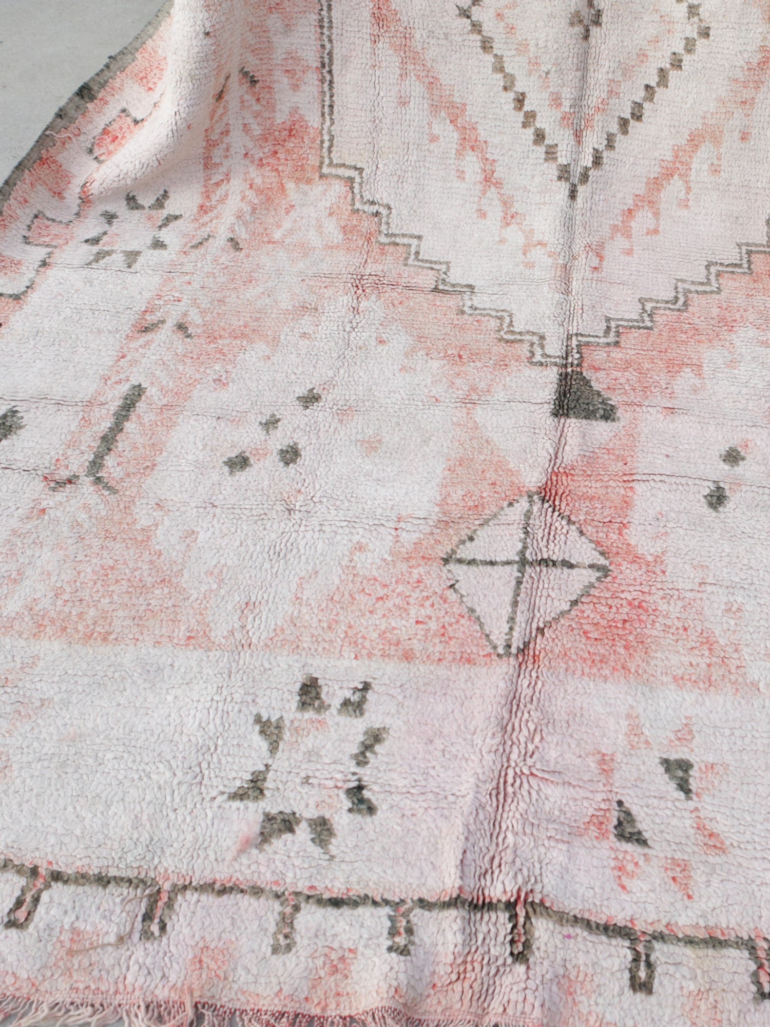 Pastel Rose Vintage Rug - The Phoebe